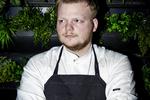 Iværksætter. Kokken Rasmus Munk åbnede sidste sommer restauranten Alchemist der har fået topanmeldelser og international bevågenhed. Bag restauranten står 25-årige Rasmus Munk. Klik på pilen for at se nogle af de retter, topkokken serverer på sin restaurant. 