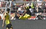 Salto. Dortmunds Pierre-Emerick Aubameyang fejreer åbningsmålet. 