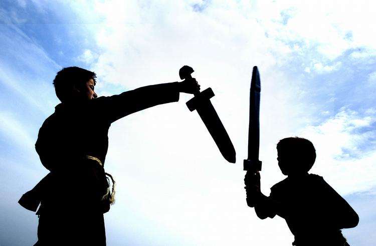 Ungdom. Det er Thor selv, som beretter om sin skoletid med Loke. Selvfølgelig undervist i bl.a. asatro af lærerinden fru Frigg. Arkivfoto: Kåre Viemose 