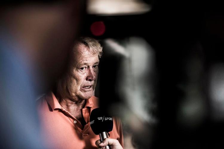 SPÆNDT. Åge Hareide glæder sig til VM-kvalifikationskampene, men han ved godt, at der er stort pres på både ham og spillerne. »Nu skal vi med til slutrunderne igen«, siger landstræneren. 