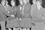 parkdans. Unge mennesker mødes til parkdans i Enghaveparken i 1965. Foreningen Ungdommens Parkdans stod bag de populære asfaltballer, hvor unge samledes for at danse jitterbug, rock'n'roll og twist. 