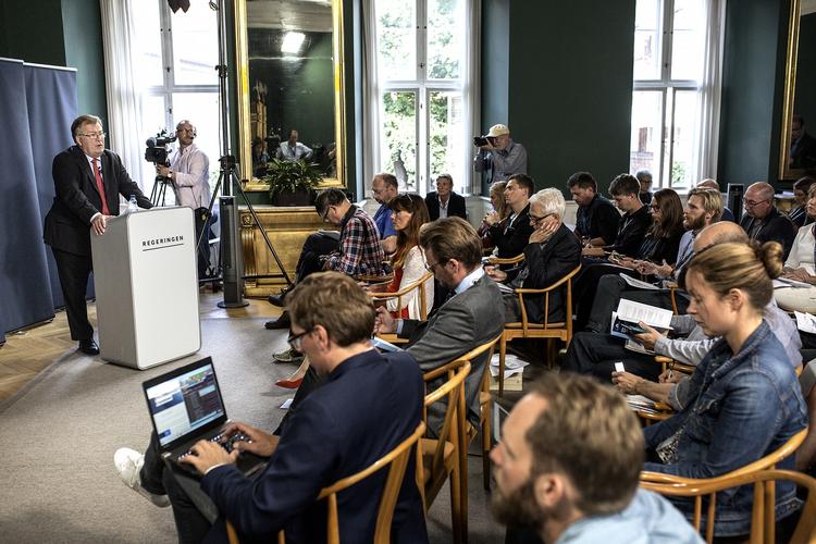 Økonomi. Tirsdag offentliggjorde finansminister Claus Hjort Frederiksen regeringens forslag til finanslov for 2017. 