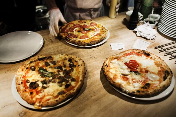 Mother. Her er det helt almindelige pizzaer fra Mother. Dem kan du altså ikke få længere. 