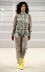 Festtøj. Den unge designer Freya Dalsjø slog et slag for jumpsuitens renæssance under den nyligt overståede Copenhagen Fashion Week. 