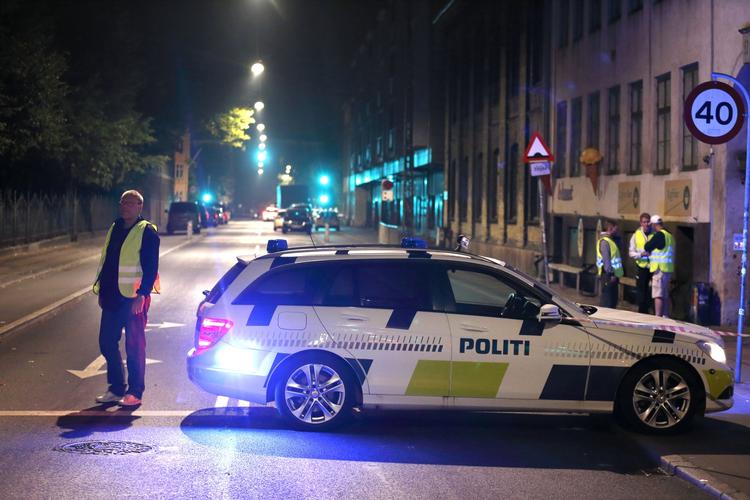 UTRYGT. Efter skudepisoden var der politi på alle gader omkring fristaden. 