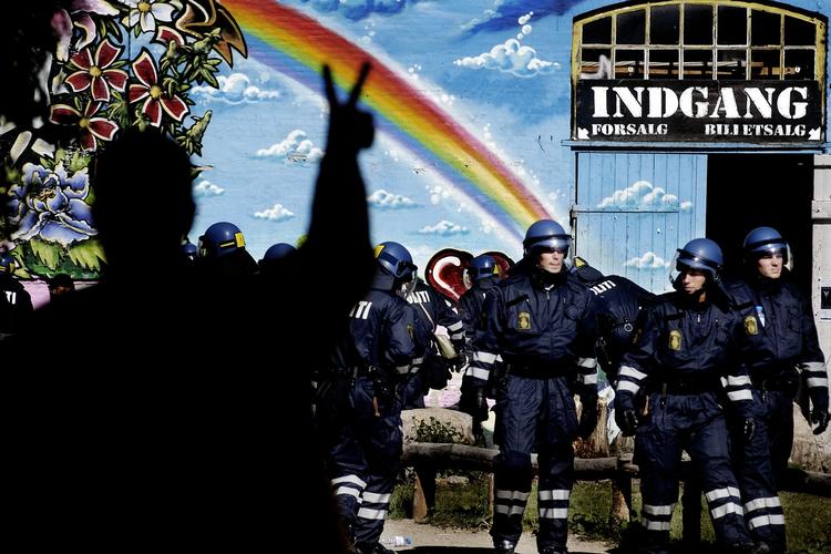 I årenes løb har politiet foretaget adskillelige ransagninger af Christiania. Trods beslaglæggelser af markante mængder af hash, er hashhandlen kun vokset gennem årerne. 