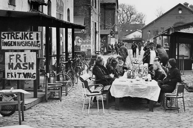 I 1989 trådte en lokalplan i kraft, der fastsatte planmæssige rammer for Christiania. Beboerne i Fristaden skulle fremover bl.a. betale for lys, gas og vand. 
