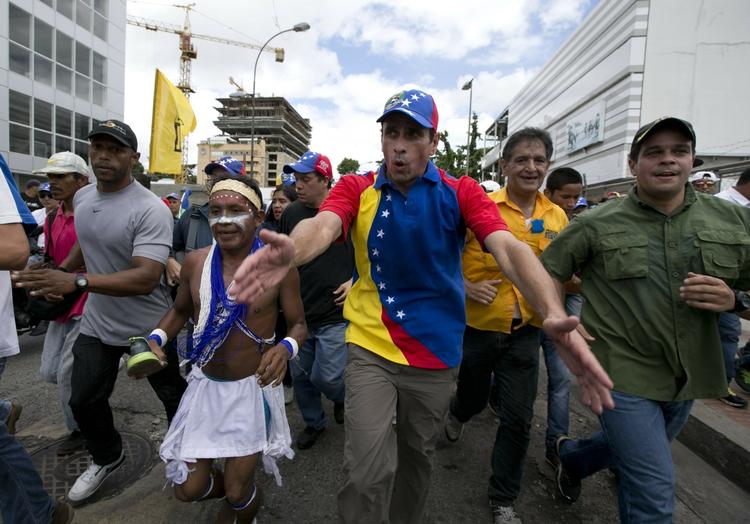Demonstration. Hundredetusinder af demonstranter var på gaden i Caracas natten til fredag for at få afsat den socialistiske præsident Nicolás Maduro. 