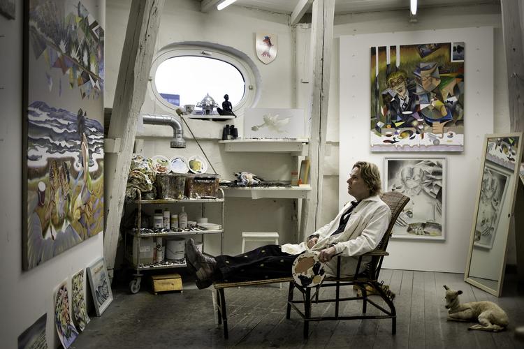 Størst. Med sin hidtil største museumsudstilling er Martin Bigum blevet lukket ind i varmen. Udstillingen på Arken bliver ved og ved. 