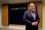 Exit? Statsminister Lars Løkke Rasmussen (V) står over for svære forhandlinger om at skaffe Danmark en særaftale, der kan sikre tilknytningen til det europæiske politisamarbejde på et meget vigtigt tidspunkt. Her ses statsministeren under et besøg hos Europol i Haag kort før den danske folkeafstemning i december sidste år. 
