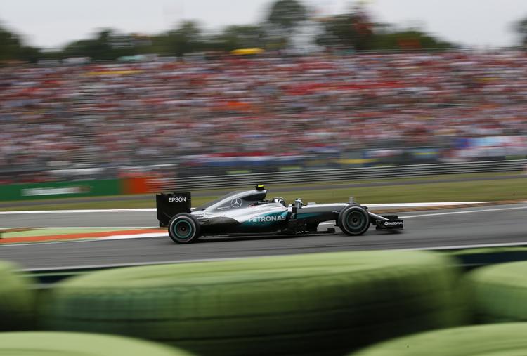 VINDER. Nico Rosberg vandt på Monza og er nu meget tæt på teamkollega Lewis Hamilton i VM-stillingen. 