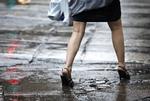 Vådt. Her til aften vil der være kraftig regn flere steder og i den sydlige del af Danmark er der risiko for skybrud. 