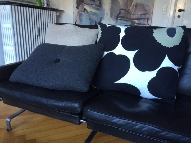 Blødt. Boligindretning er oppe i tiden, men til tider drukner godt design i bjerge af nips og vamsede puder. Foto: Lars Hedebo Olsen 