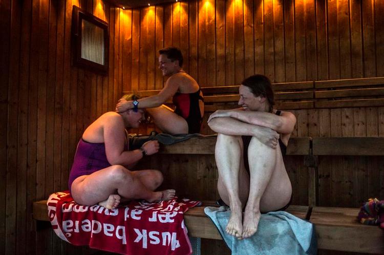 MYTE. En sauna kan være behagelig. Men uanset om den er varmet op med elektrisk ovn eller infrarøde stråler, er der ingen videnskabeligt bevis for, at det skulle være sundt. 