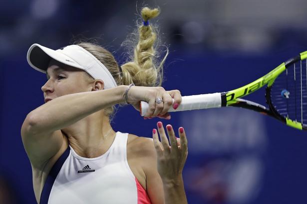 En koncentreret Caroline Wozniacki under kampen. 