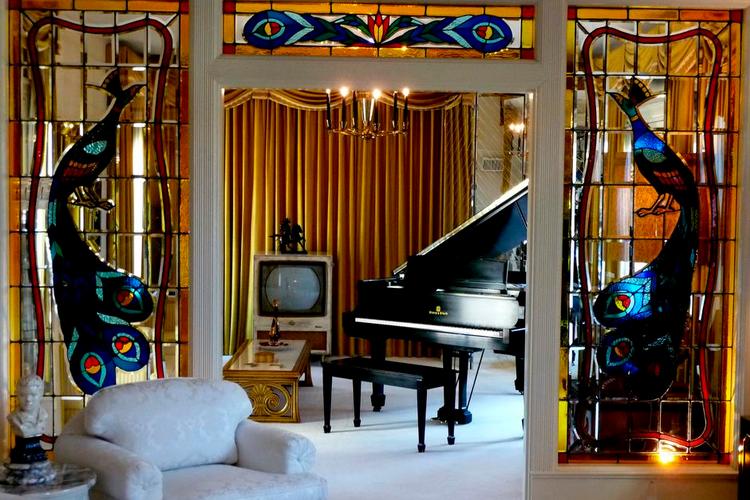Graceland_pa¦èfuglinteri+©r.JPG