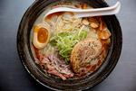 Ramen er mere end bare en opløst bouillonterning med spaghetti. I hvert fald hos Papa Ramen, hvor måltidet fortsat rumsterer i baghovedet hos anmelderen. Foto: Peter Hove Olesen 