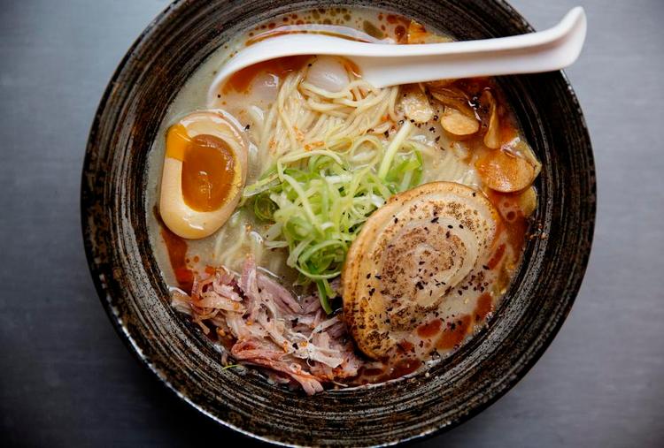 Ramen er mere end bare en opløst bouillonterning med spaghetti. I hvert fald hos Papa Ramen, hvor måltidet fortsat rumsterer i baghovedet hos anmelderen. Foto: Peter Hove Olesen 