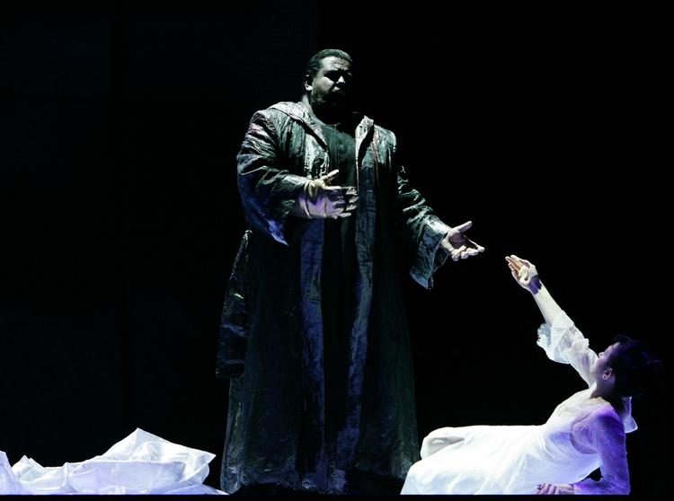 dødsfald Johan Botha, verdensberømt operasanger, her i 'Otello' ved Statsoperaen i Wien i 2006, er død efter lang tids sygdom. 