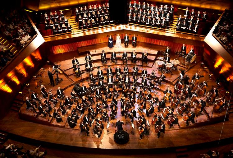Stor. Kor, solister og orkester samlet i Koncerthuset, da DR i 2013 opførte Beethovens 9. under den daværende, nu afdøde chefdirigent Rafael Frühbeck de Burgos. 