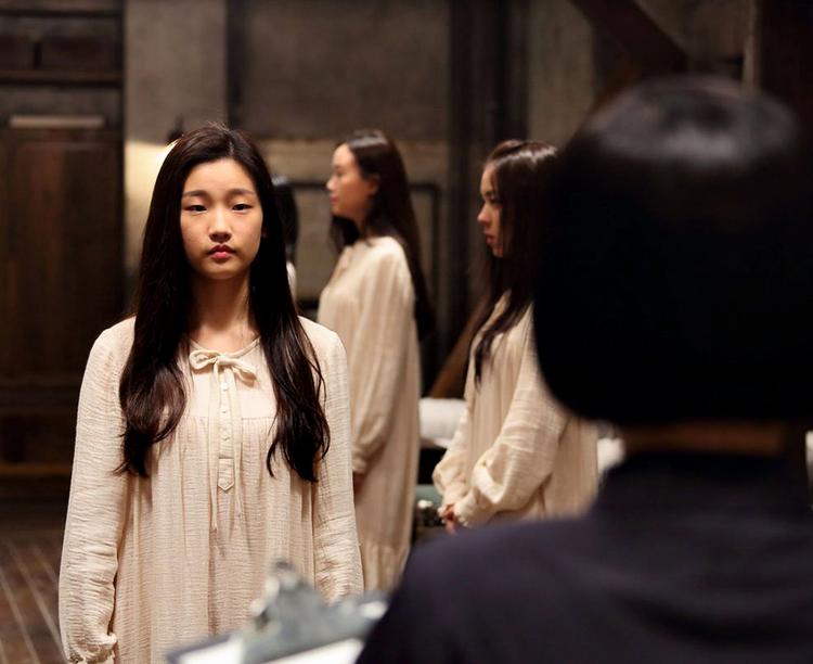 gys. Billedkompositionen og langsommeligheden i opbygningen gør den koreanske film 'De tavse stemmer' værd at se. 