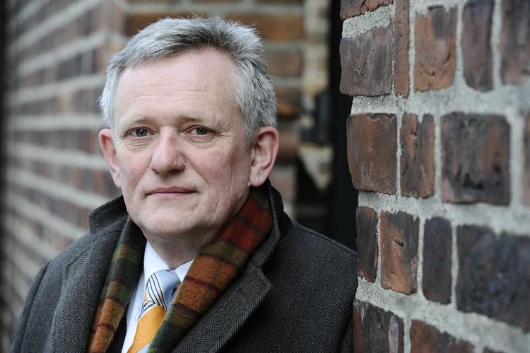 LYRIK. Digter Søren Ulrik Thomsen er sammen med musikgruppen Det Glemte Kvarter aktuel med musik- og poesialbummet 'POWER', som Politikens anmelder giver 4 hjerter. 