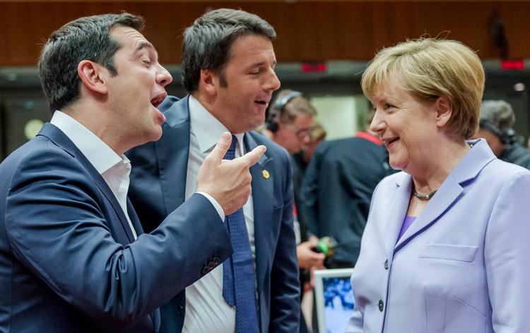 Sydflanke. Op til næste uges fremtidstopmøde i Bratislava vil den græske regeringsleder, Alexis Tsipras (t.v.), sammen med blandt andre Italiens Matteo Renzi forsøge at overbevise Tysklands kansler Merkel om at slække på EU's sparekrav. 