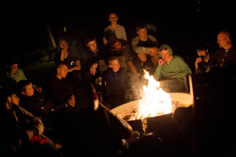 EFTERTANKE. Københavnsakademiets døgn går fra purring kl. 06.30 til putning kl. 22. Men inden da er tid til at samles om flammerne. 