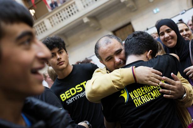 GENSYN. Glæden var stor ved gensyn mellem drenge og forældre. På de 12 dage har drengene rykket sig i snit det, der svarer til 2,7 læringsår i de områder af dansk, læsning og matematik, som de har knoklet med. 