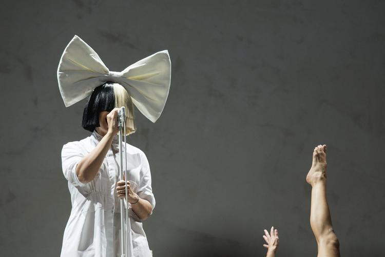 Lyt. Sia, Lady Gaga og Zach De La Rocha er blandt de kunstnere, som Simon Lund anbefaler numre fra netop nu. 