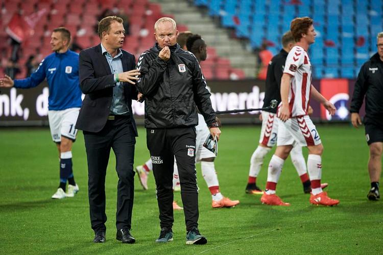Makkerpar. Direktør Jacob Nielsen og træner Glen Riddersholm er sikre på, at de sammen med sportschef Jens Andersson driver AGF i en positiv retning. Foto: Claus Bonnerup/Polfoto 