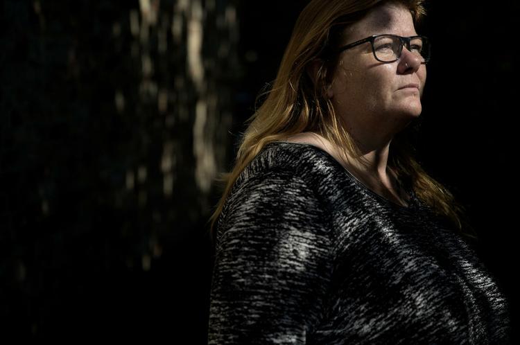 TVIVL. Charlotte Deleuran fik at vide, hun skulle på integrationsydelse. Det skulle hun ikke alligevel, lyder det nu fra kommunen, efter Ankestyrelsen har set på sagen. »Skræmmende, at de ikke kan læse loven«, synes hun. 