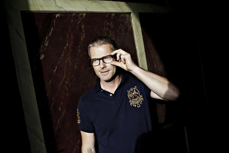 Uambitiøst. Sådan kalder Socialdemokraternes sundhedsordfører, Flemming Møller Mortensen sunhedsministerens indsats for at få de unge til at holde sig fra cigaretterne. 