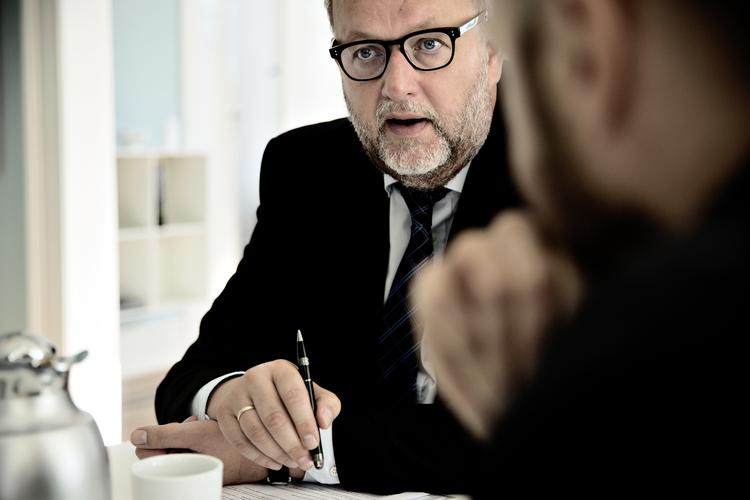 Privatisering. »Meget tyder på, at hvile-i-sig-selv-princippet ikke har været godt nok til at sikre effektiviseringer«, siger energiminister Lars Chr. Lilleholt. Regeringen mener, at kunne spare op mod 400 mio. ved at sammenlægge varmeselskaberne i færre enheder. Arkivfoto: Joachim Adrian 