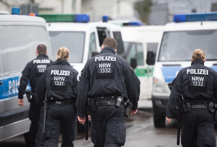 Terror. Der er tale om tre mænd på henholdsvis 17, 18 og 26 år, som er blevet arresteret tidligt i morges. Arkivfoto: Bernd Thissen/dpa via AP 