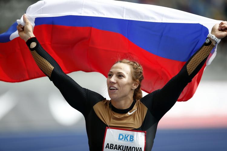 Svingende. Efter OL-sølvet i 2008 blev Maria Abakumova verdensmester med russisk rekord i 2011. Ved VM i 2015 fik hun noteret yderst beskedne 56,08 meter og en 30.-plads (!) 