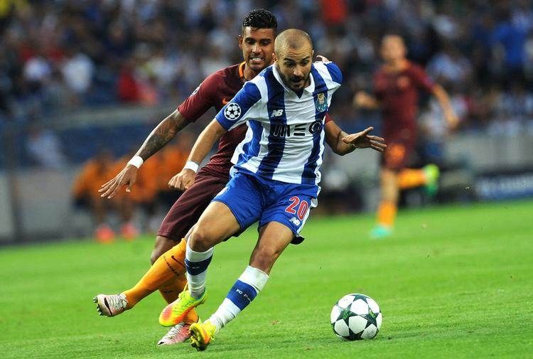 OMDREJNINGSPUNKT. André André er en bevægelig midtbanespiller, der sammen med to røde kort til Roma havde sin andel i, at Porto klarede sig gennemkvalifikationen. 