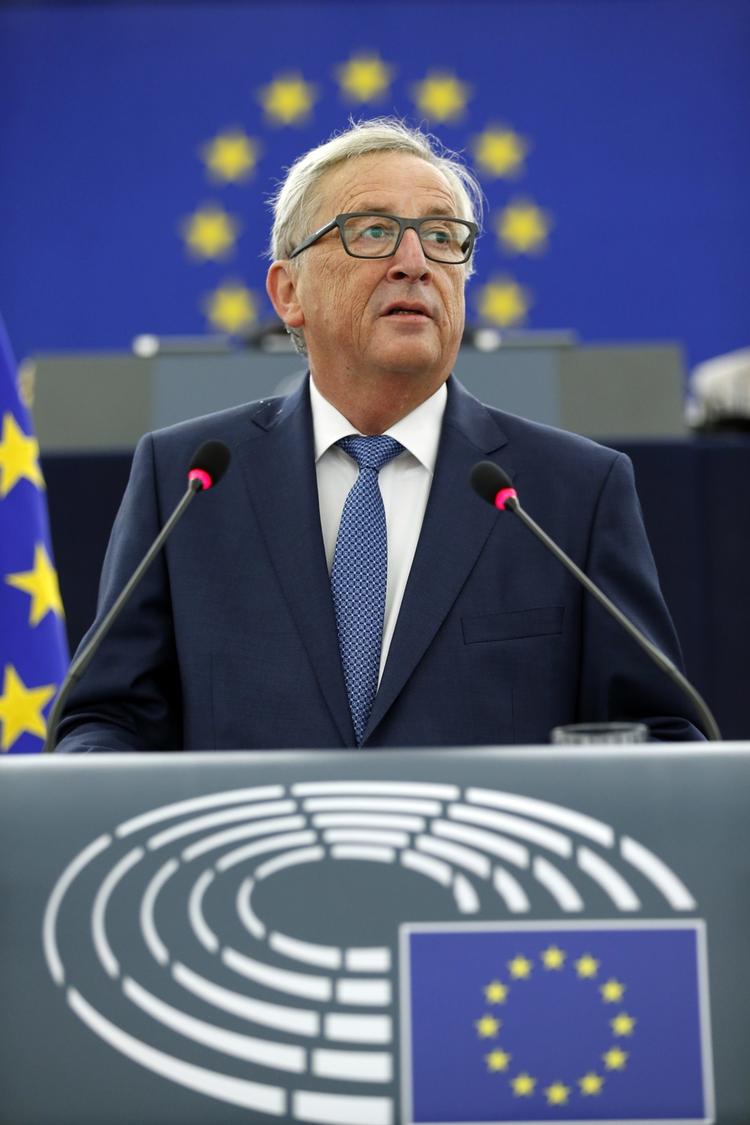 tale. Juncker vil have en fælles EU-udenrigsminister og opruste militært. 