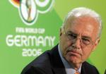 Ridser. Franz Beckenbauer bliver mere og mere belastet på grund af sin rolle i budet på VM i 2006. 