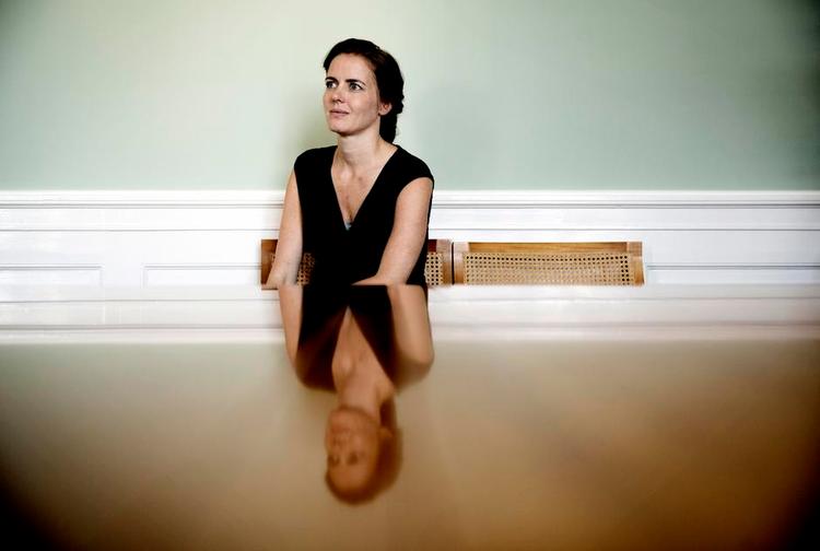 Klassisk. Undervisningsminister Ellen Trane Nørby peger på, at det er vigtigt, at efterskolerne holder fast i deres tradition for at tilbyde eleverne både faglighed og demokratisk dannelse. 