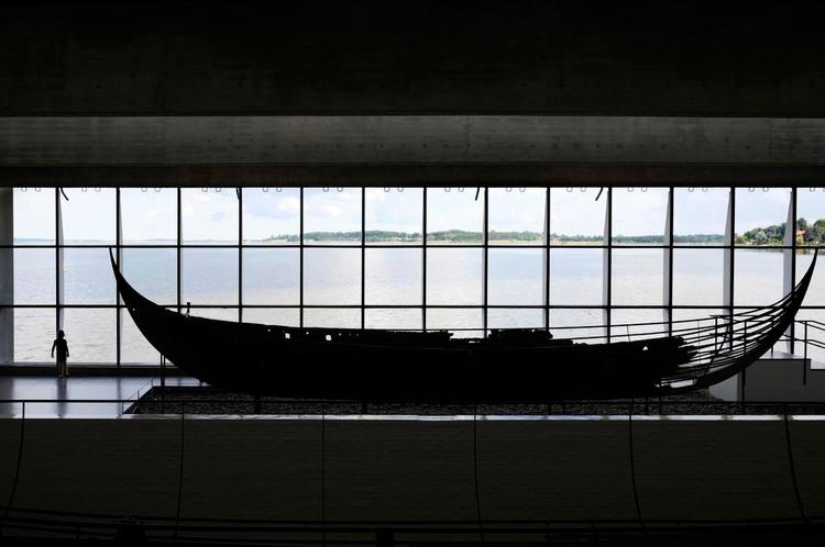 udsat. Skuldelev 3 er et af de fem vikingeskibe, som Vikingeskibsmuseet i Roskilde skal beskytte. 