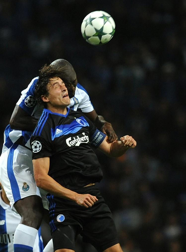 Duel. Thomas Delaney havde andel i Portos scoring, men anføreren kæmpede forbilledligt som resten af FCK-holdet. 