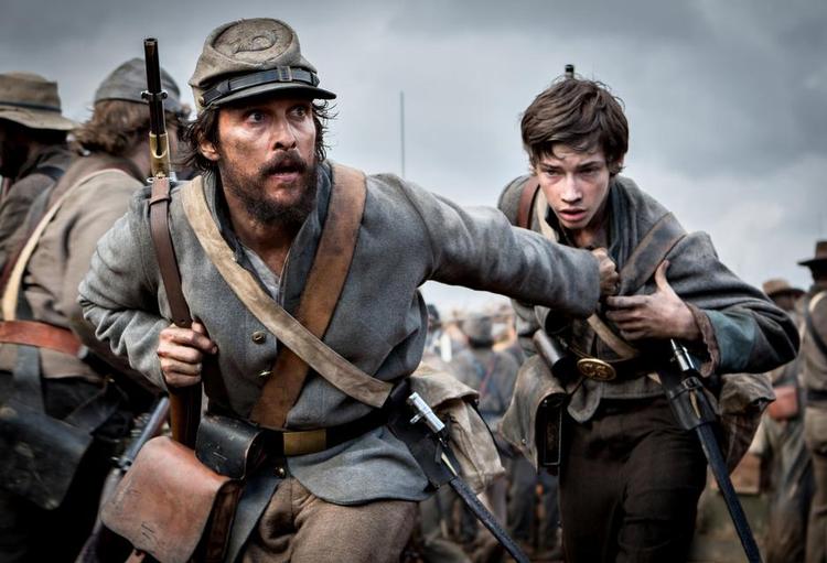 Krigsmessias. Matthew McConaughey optræder som Sydstaternes krigsmessias, der taler og kæmper de sortes sag i Gary Ross' lange borgerkrigsdrama 'Free State of Jones'. 
