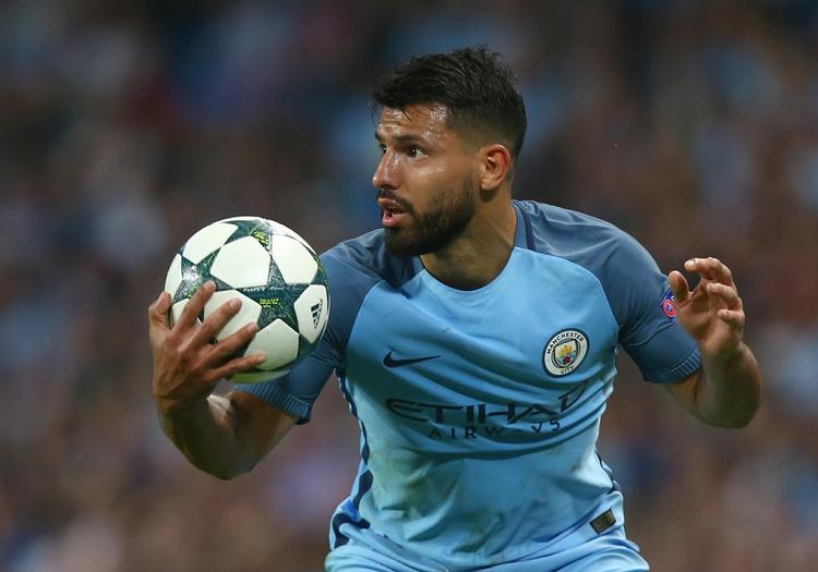 Jubilæumskasser. Sergio Agüero var manden bag hattrick nr. 100 i CL. Han er med 9 mål i 5 kampe i denne sæson i uhyggelig form. 