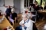 Alderdom. Ifølge Ældresagen har mange ældre udviklet en ny form for livsrealisme og glæde over den tid, der er tilbage. Det kan være årsagen til, at de vurderer deres livskvalitet højere en yngre aldersgrupper. 