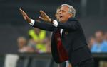 ROLIG. Manchester United-manager José Mourinho var ikke tilfreds med sit mandskabs præstation i Rotterdam. 