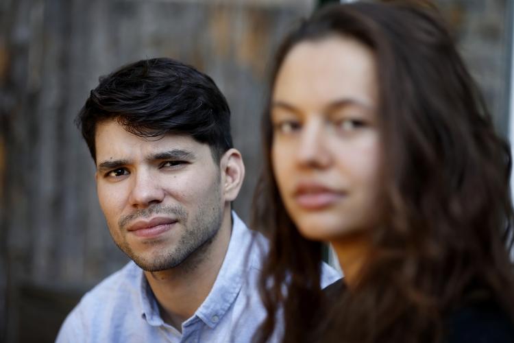 Udvist. Normalt tæller det til ens fordel, hvis man taler dansk, har arbejde og forsørger sig selv. Gerardo Rodriguez med de fine karakterer skal udvises af Danmark, fordi han har arbejdet for meget. Han har arbejdet for meget. Både han og hans danske kæreste mener det er en urielig afgørelse. 