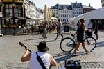 Sætliste. Det bør ikke være nødvendigt at have mere end tre numre med som strøgmusikant, publikum bliver alligevel ikke så længe. 