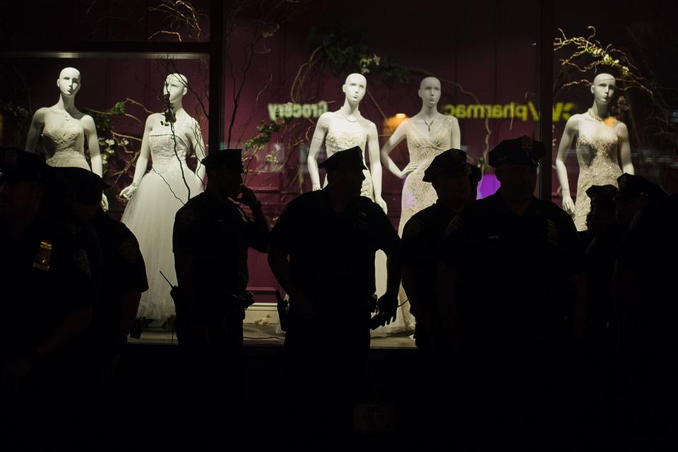Chelsea-kvarteret er kendt for at være et livligt sted med barer, butikker og restauranter. Da eksplosionen ramte omkring klokken 20.30, var kvarteret fyldt af beboere og gæster, som befandt sig på de lokale restauranter. 