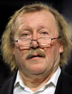 Sprogfornyer. Filosoffen Peter Sloterdijk arbejder med sproglige 'ombenævnelser', der lægger nye og overraskende snit i det idéhistoriske landkort. 